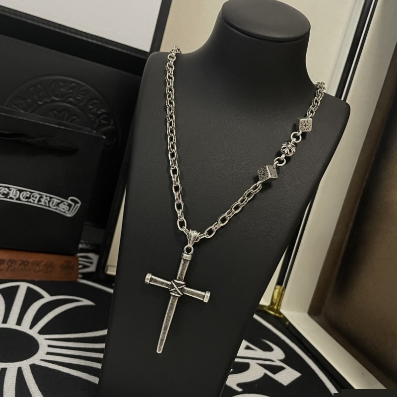 Ch**me He**ts necklaces